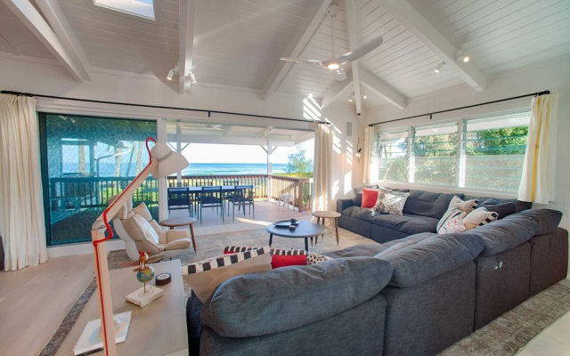 Hanalei Beach House 5 Bedroom Home by RedAwning