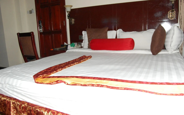 Nemax Royal Hotel