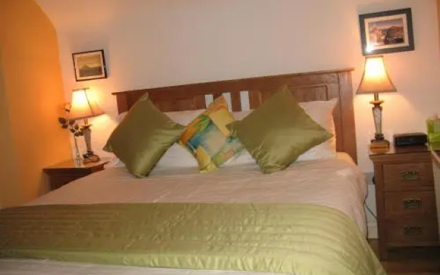 Beach Cove Lodge