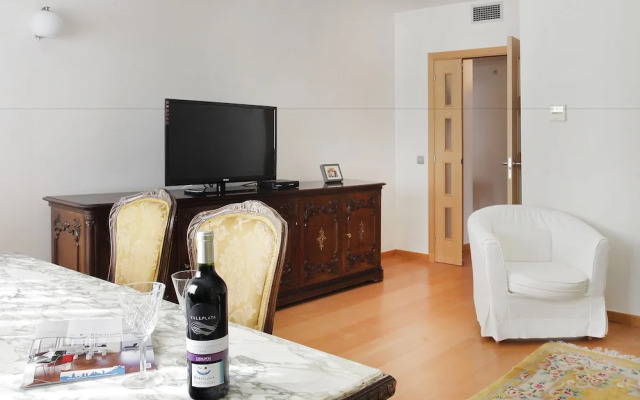 1217 - Forum Diagonal Apartment