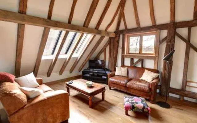 Saddlehurst Barn