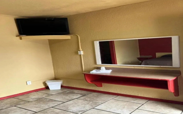 Holiday Motel Tulsa OK