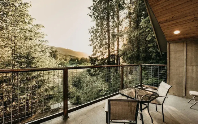 70mbr- Hot Tub - Bbq - Wi-fi - Pets Ok - Sleeps 8 3 Bedroom Home by RedAwning