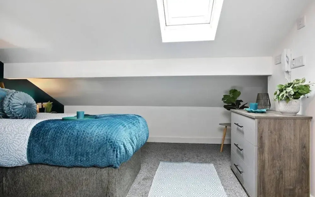 Stunning 4-bed House in Manchester