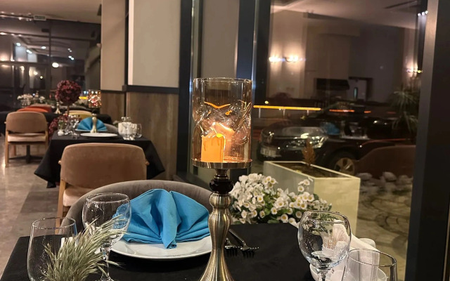 Kanyonvadi Hotel