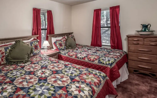 Rocky Top Cabin - Two Bedroom Cabin