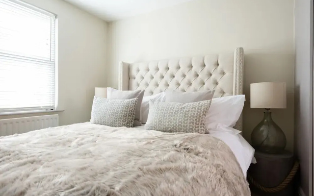 The Luxe Chelsea Townhouse