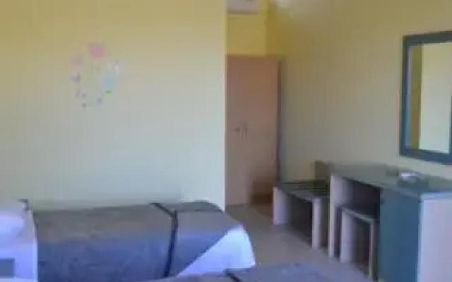 To Akrogiali
