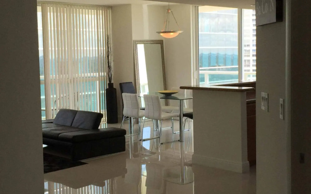 Lyx Suites at One Broadway