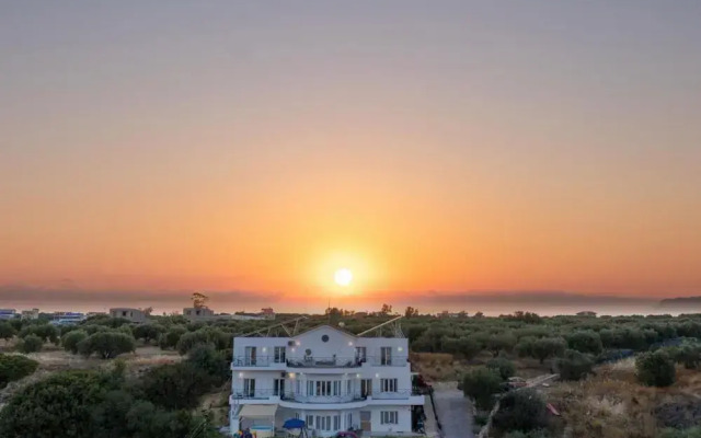 White House Chersonisos With Private Swimming Pool