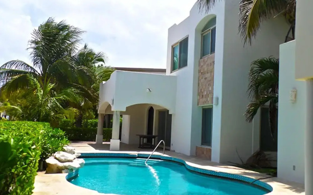 Villa Iich Naj by PRP