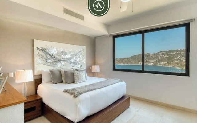 Luxury 4 BR Condo - Amazing Bay View - Pool