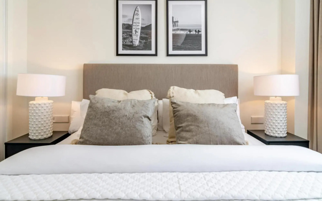 INF3- Luxury apartment close to all amenities.