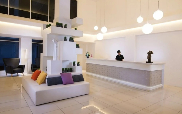T Hotel Macallum