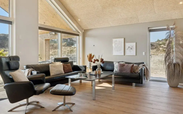 5 Star Holiday Home in Henne