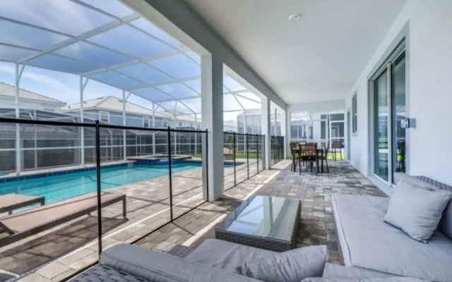 9076hs 8 Bedroom Villa by Redawning