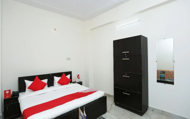 OYO 16904 Hotel Maharaja Palace