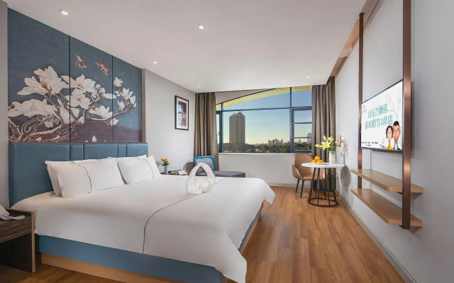 Magnotel Hotel (Dongxing Guomen Port)
