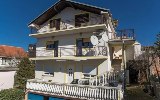 Apartment Eni