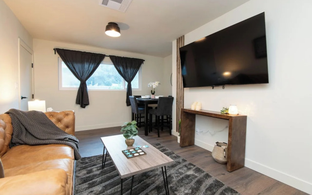 Wonderful 2-BR Apt Near Dodger