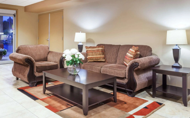 Super 8 by Wyndham Abbotsford BC