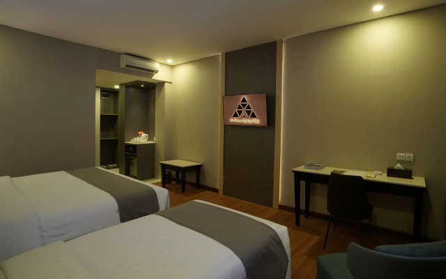 Pyramid Suites