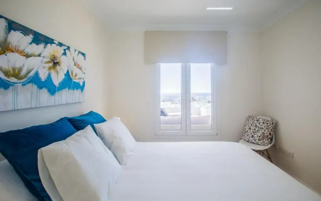 Flower Beach Suite 25