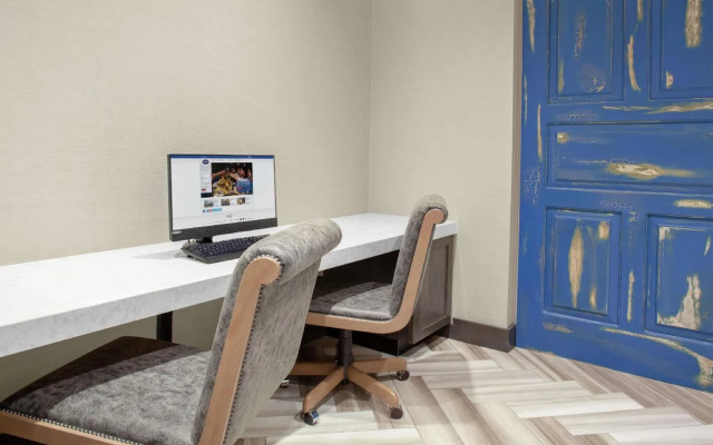 Hampton Inn & Suites by Hilton San Antonio Riverwalk