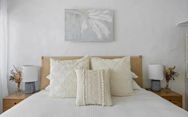 Chic 2-bed Cabin-style Home by Mooloolaba Beach