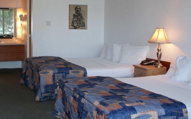 Отель Pauls Motor Inn Канада, Виктория - отзывы, цены и фото номеров - забронировать отель Pauls Motor Inn онлайн комната для гостей