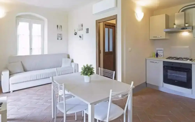 Lovely Holiday Flat With Shared Pool in Lerici