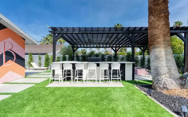 The Blush - With Pool Bars Neons, Palm Springs