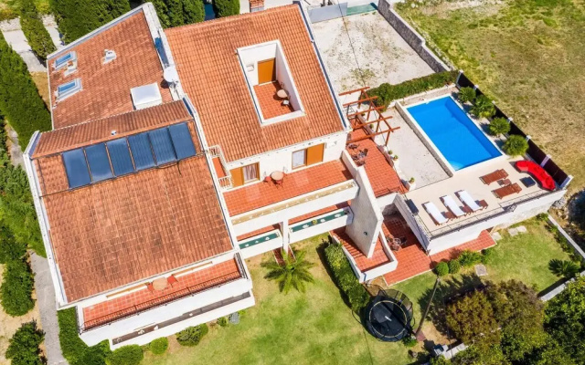 Nice Home in Orasac With Wifi and 6 Bedrooms