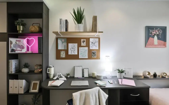 Student Only B16 Studios