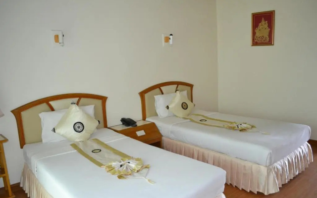 Golden Sand Inn