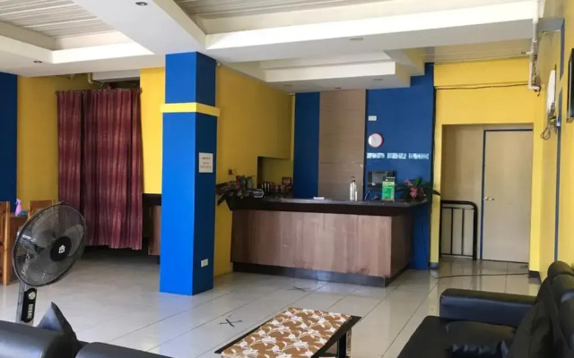 OYO 762 Laurien Hotel