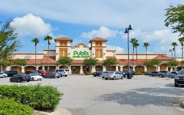 Tropicana Lakeview
