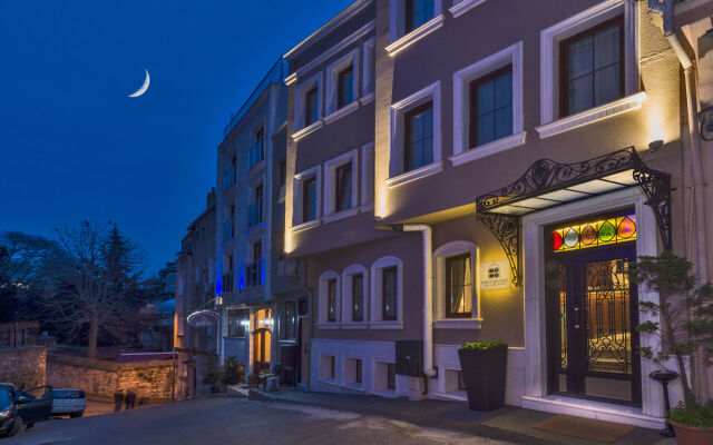 Four Doors Hotel вид на фасад