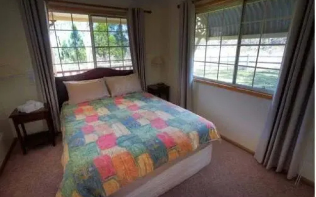Accommodation Creek Cottages & Sundown View Suites