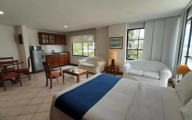 Travelers Apartamentos & Suites Castellón de Juanambú