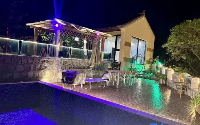 Flower Inn Hotel