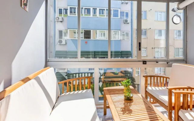 Stylish Apartment in Moda near Popular Attractions with Balcony