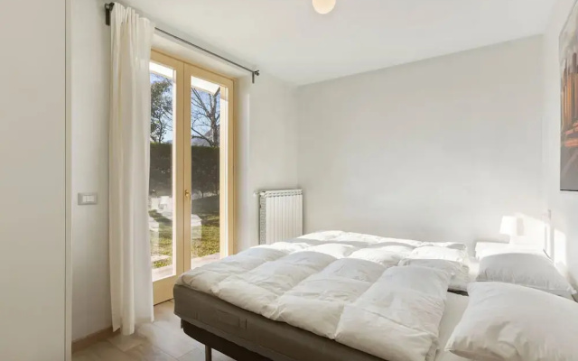 Hill-view Holiday Home in Tremosine With Swimming Pool