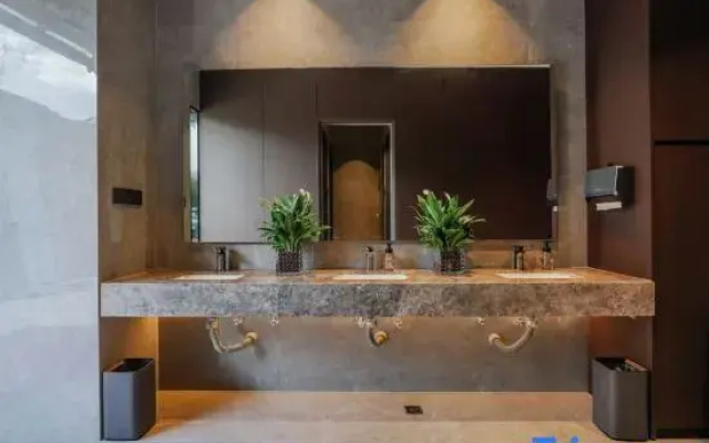 Mushang Light Luxury Hotel (Wuyue Plaza Zhaotong Ancient City)