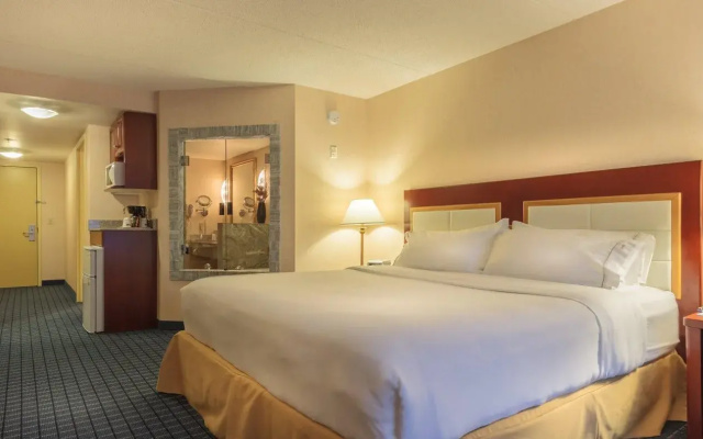 Holiday Inn Express & Suites Belleville by IHG