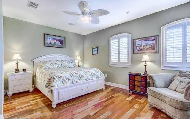 Palm Island Canal Home - 4 BR