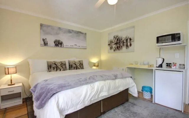 Lenox Lodge Guesthouse