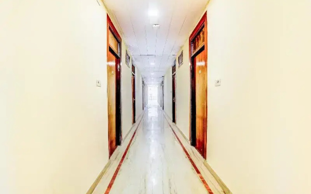 Vishwakarma Palace by OYO Rooms