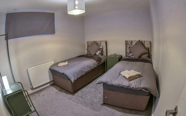 Spacious 6-bedroom Property With Ensuite Perfect for Groups