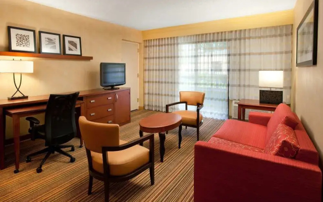 Courtyard Sacramento Airport Natomas